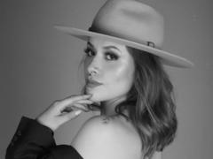 SweetAbey - blond female with  small tits webcam at xLoveCam