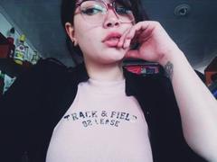 SweetAmeliee - female with black hair webcam at xLoveCam