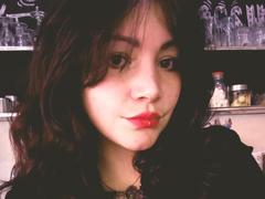 SweetAmeliee - female with black hair webcam at xLoveCam