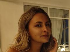 SweetAmeliya - female with  small tits webcam at xLoveCam