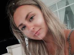 SweetAmeliya - female with  small tits webcam at xLoveCam