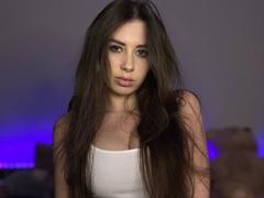 SweetCherryy69 - female with brown hair webcam at xLoveCam