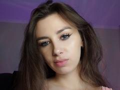 SweetCherryy69 - female with brown hair webcam at xLoveCam