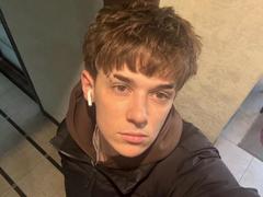 SweetDude - male webcam at xLoveCam