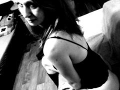 SweetElisa - female with red hair webcam at xLoveCam