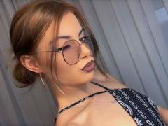 SweetGiggles69 from xLoveCam