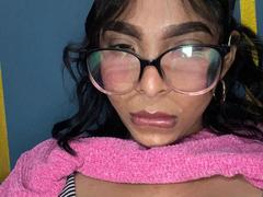 SweetGirland - female with black hair webcam at xLoveCam