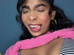 SweetGirland - female with black hair webcam at xLoveCam