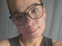 SweetLitleWom - female webcam at xLoveCam