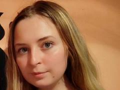 SweetLilit - female with brown hair webcam at xLoveCam