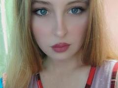 SweetLilit - female with brown hair webcam at xLoveCam