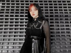 SweetLilu - female with brown hair webcam at xLoveCam