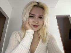 SweetLilyy - female webcam at xLoveCam