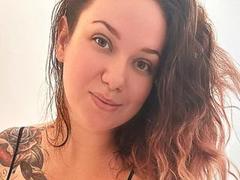 SweetLitia-hot - blond female webcam at xLoveCam