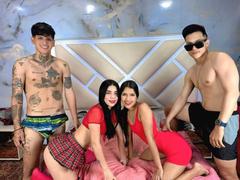 SweetLookss - couple webcam at xLoveCam