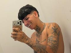 SweetLookss - couple webcam at xLoveCam