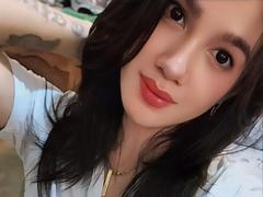 SweetNSexyD from xLoveCam