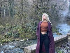 SweetNosha from xLoveCam