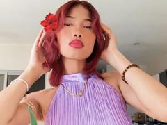 SweetPinkie - female with brown hair webcam at xLoveCam