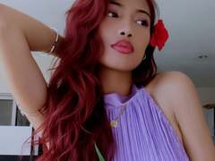 SweetPinkie from xLoveCam