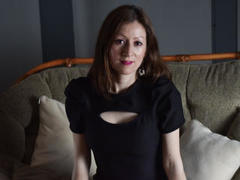 SweetPinkiePie - female with brown hair webcam at xLoveCam