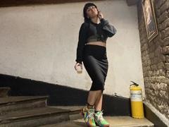 SweetPoisonous - female with black hair webcam at xLoveCam