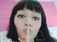 SweetPoisonous - female with black hair webcam at xLoveCam