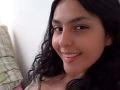 SweetSeductressX from xLoveCam