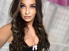SweetSerena-hot - female with black hair webcam at xLoveCam