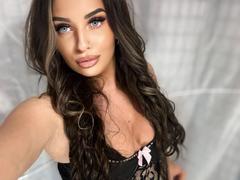 SweetSerena-hot - female with black hair webcam at xLoveCam