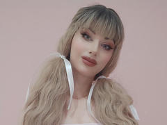 SweetSexyChloe - blond female webcam at ImLive