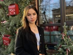 SweetSexyRosie - female with brown hair and  small tits webcam at xLoveCam