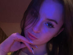 SweetSexyRosie - female with brown hair and  small tits webcam at xLoveCam