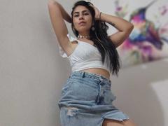 SweetShanny - female with black hair and  big tits webcam at xLoveCam