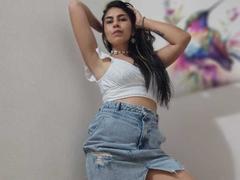 SweetShanny - female with black hair and  big tits webcam at xLoveCam