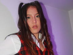 SweetTem - female with brown hair webcam at xLoveCam
