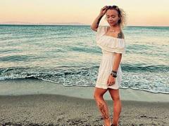 Solmar - blond female with  small tits webcam at xLoveCam