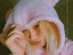 Solmar - blond female with  small tits webcam at xLoveCam