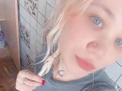 Solmar - blond female with  small tits webcam at xLoveCam