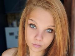 SweetieBella from xLoveCam