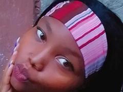 Sweetsia from xLoveCam