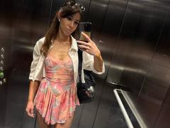 SweetyFit - female with brown hair and  big tits webcam at xLoveCam
