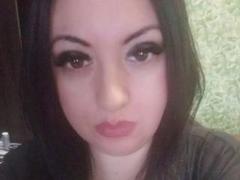 SweetyLenny - female with brown hair and  small tits webcam at xLoveCam