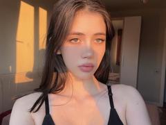 SweetyVikky from xLoveCam