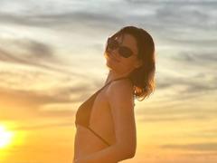 SwetHunny - female with brown hair and  big tits webcam at xLoveCam