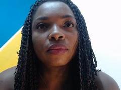 SwettBrownn from xLoveCam