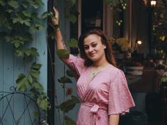 Swoiia - female with brown hair and  small tits webcam at xLoveCam