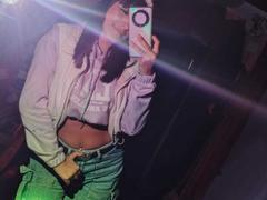 SydneySweetX from xLoveCam