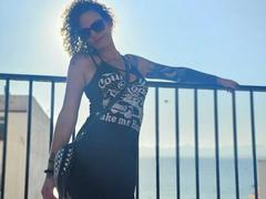 Sydney-Schmid-hot from xLoveCam