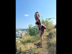 SynthiaRich-hot - female with brown hair webcam at xLoveCam